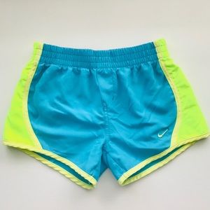 Girls M - Nike shorts